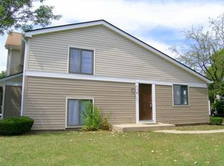 2083 N Ginger Cir #17A, Palatine, IL 60074