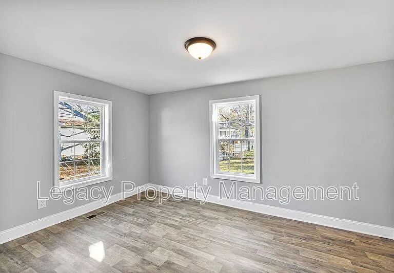 901 Branch St — Photo 13