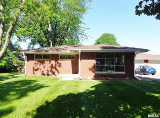 6123 N Evergreen Cir, Peoria, IL 61614
