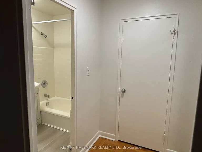 134 Lawton Blvd #407 — Photo 4