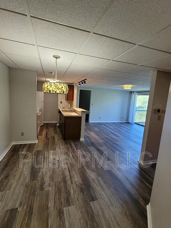 2 bed, 2.0 bath, 980 sqft, $1,400 — Photo 3