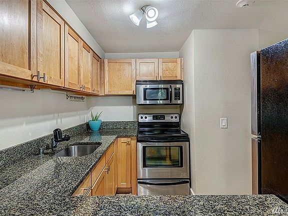5th image of 15819 NE Leary Way APT D137
