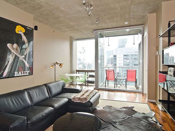 3rd image of 600 N Fairbanks Ct Unit 3408
