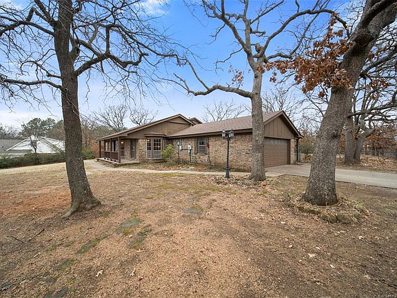 2nd image of 4025 Hillside Dr