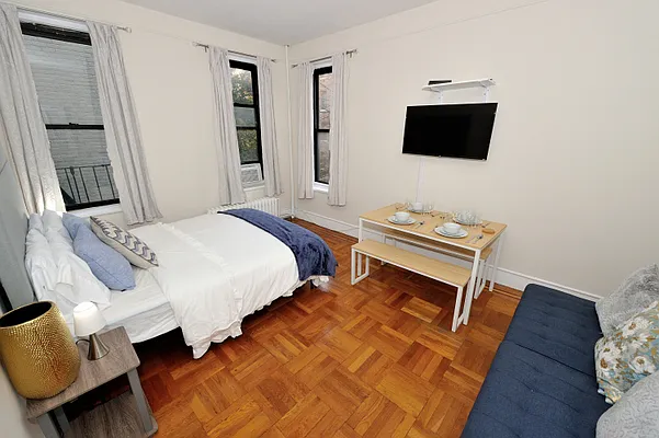 Rented by Corcoran | media 24