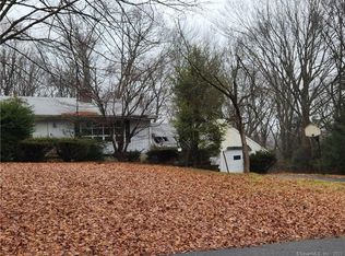 29 Haverhill Rd, Trumbull, CT 06611