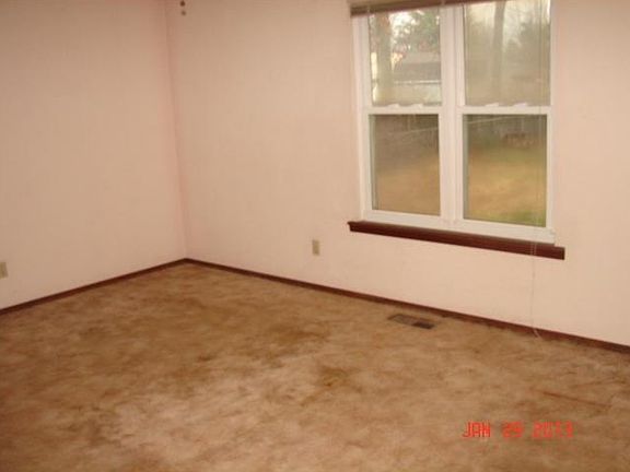 5th image of 2104 W Dogwood St