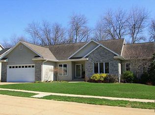 239 McKinsie Ct NE, Cedar Rapids, IA 52402