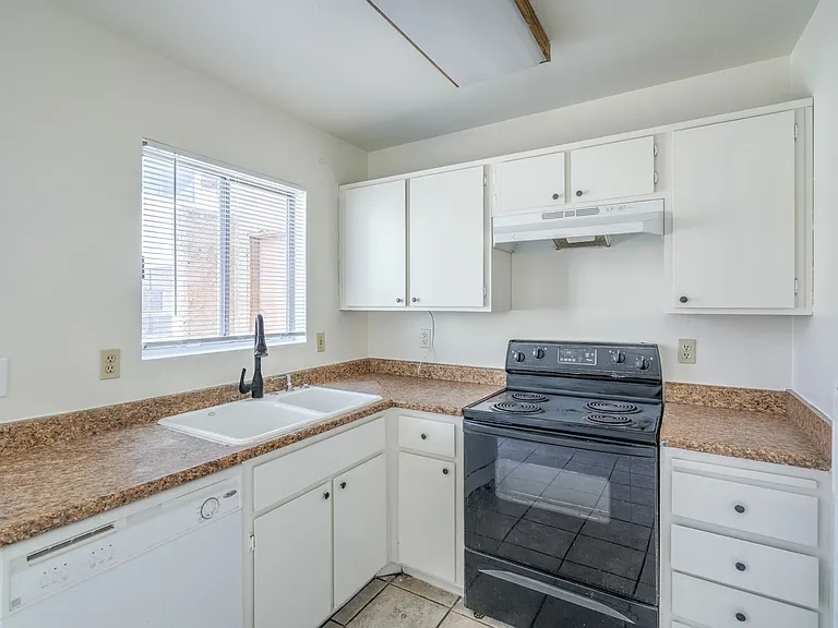 2824 Poppyseed Way — Photo 8