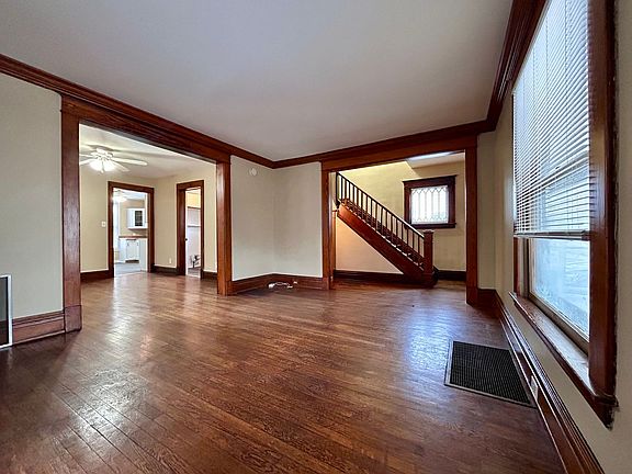 3rd image of 305 Charles Ave SE