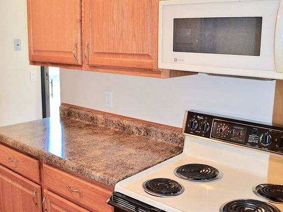 5th image of 7523 Brunswick Ave N