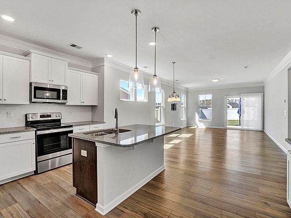 5th image of 270 Pendergast Rd