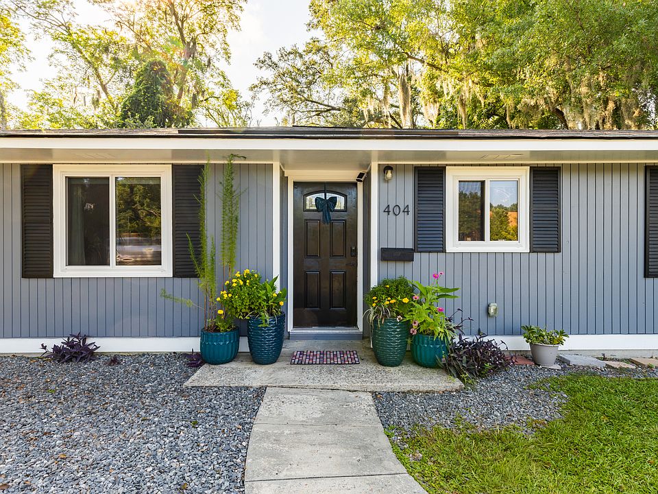 1st image of 404 Goebel Ave