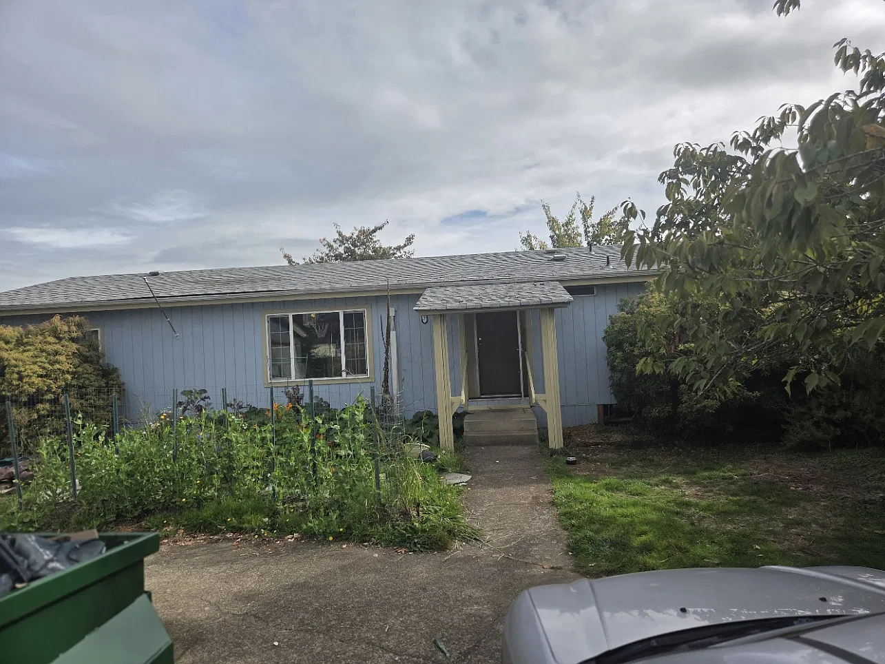 3 bed, 1300 sqft, $2,300 — Photo 1