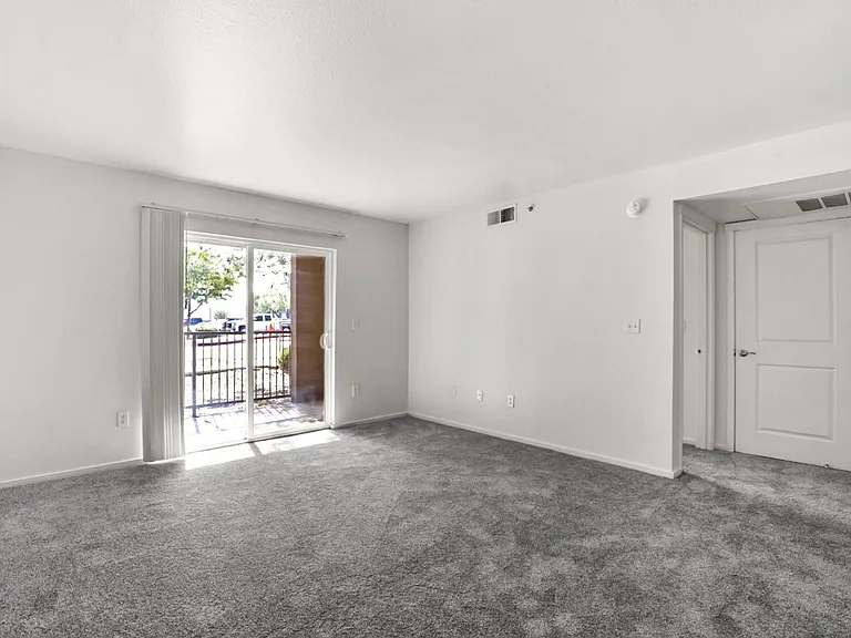 La Cantera Senior Apartments — Photo 9