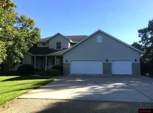 32974 Marie Ln, Saint Peter, MN 56082