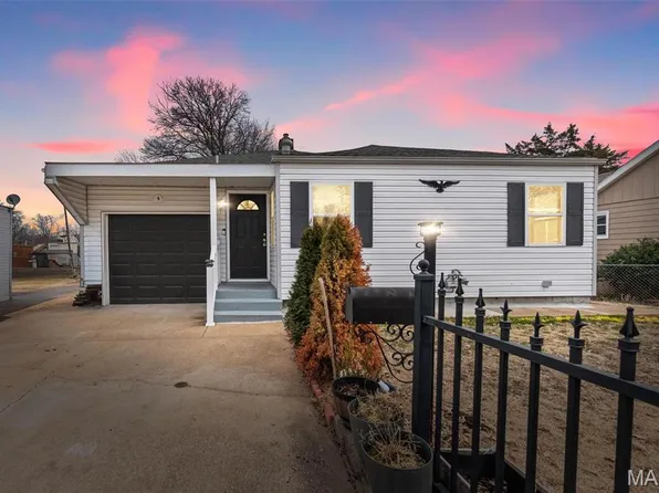 4011 Birchwood Pl, Saint Louis, MO 63125