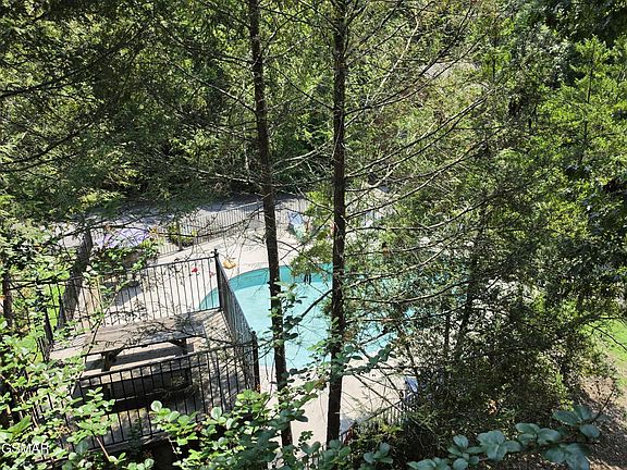 4th image of 310 Greenwood Way