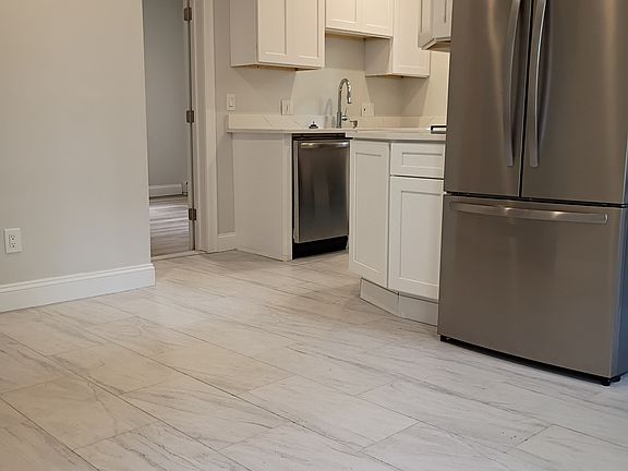 3rd image of 7 Cliff St #1
