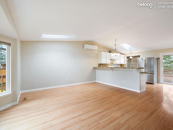 4th image of 21120 NE 18th St