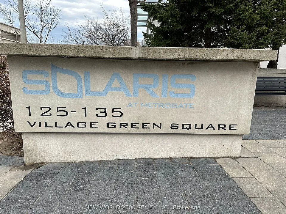 135 Village Green Sq #3725