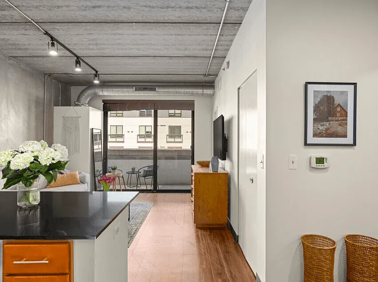 618 South Main Apartments — Photo 11