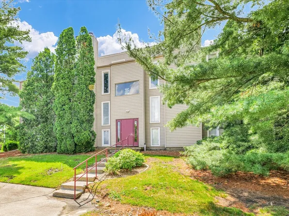 2005 S Mattis Ave APT E, Champaign, IL 61821