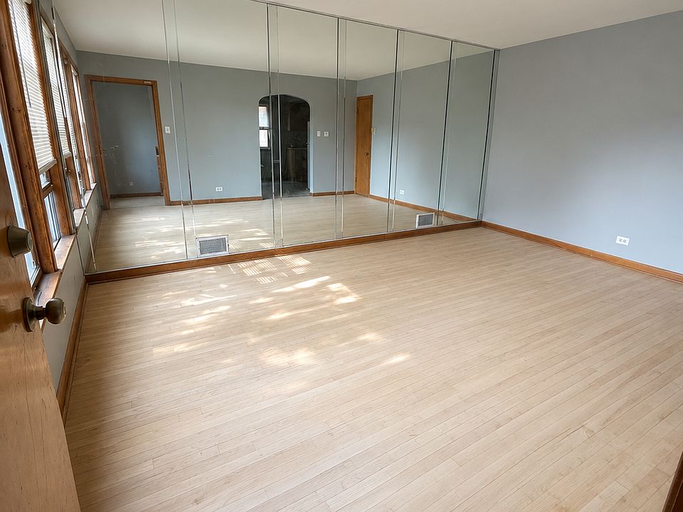 1st image of 8113 S Exchange Ave #1