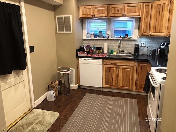 3rd image of 23 Franklin Ave
