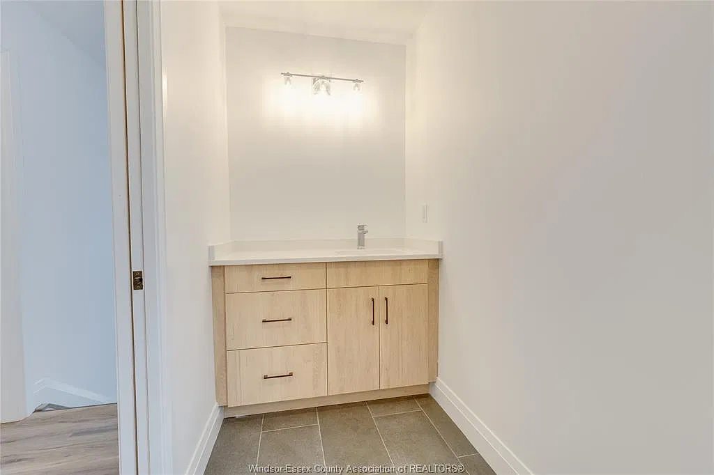 2 bed, $2,000 — Photo 4