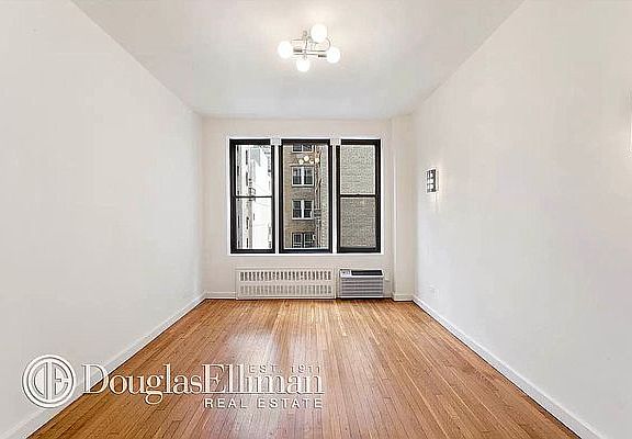 4th image of 308 W 82nd St APT 3D