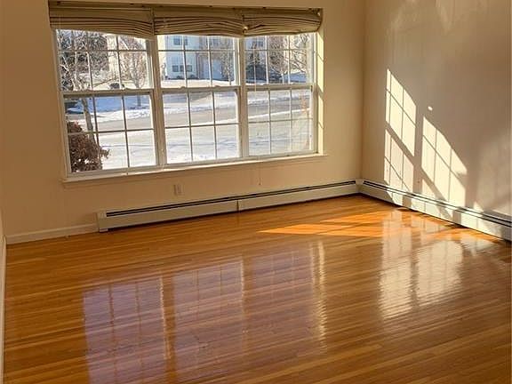 5th image of 30 Cambridge Ct