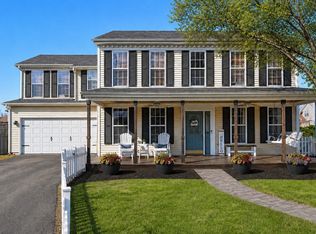 123 Eisenhower Dr, Oswego, IL 60543