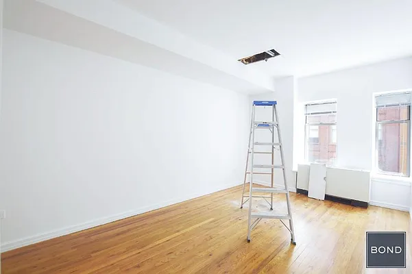 Rented by Bond New York | media 5
