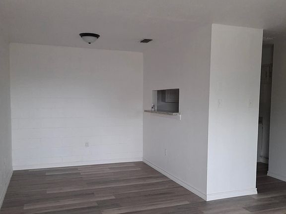 3rd image of 815 S Canada Ave #4