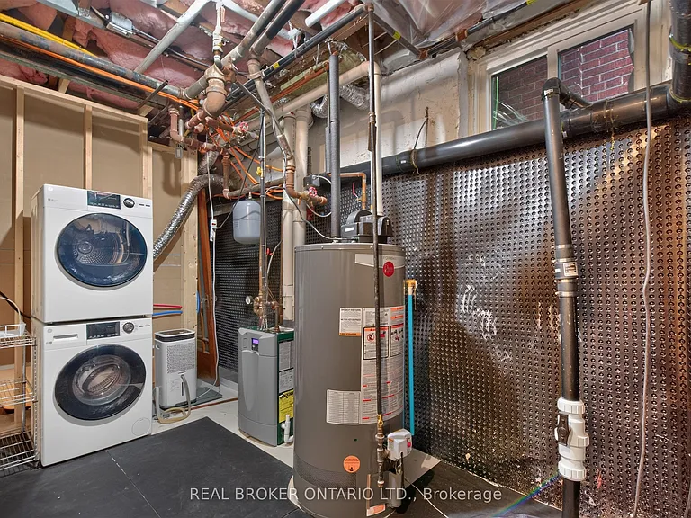 14 Mortimer Ave — Photo 33