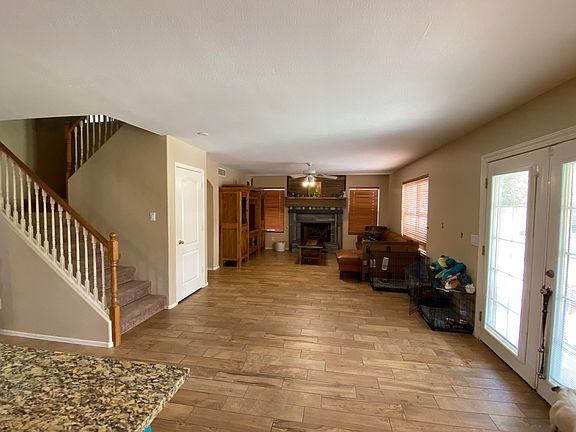 4th image of 469 E Sherri Dr
