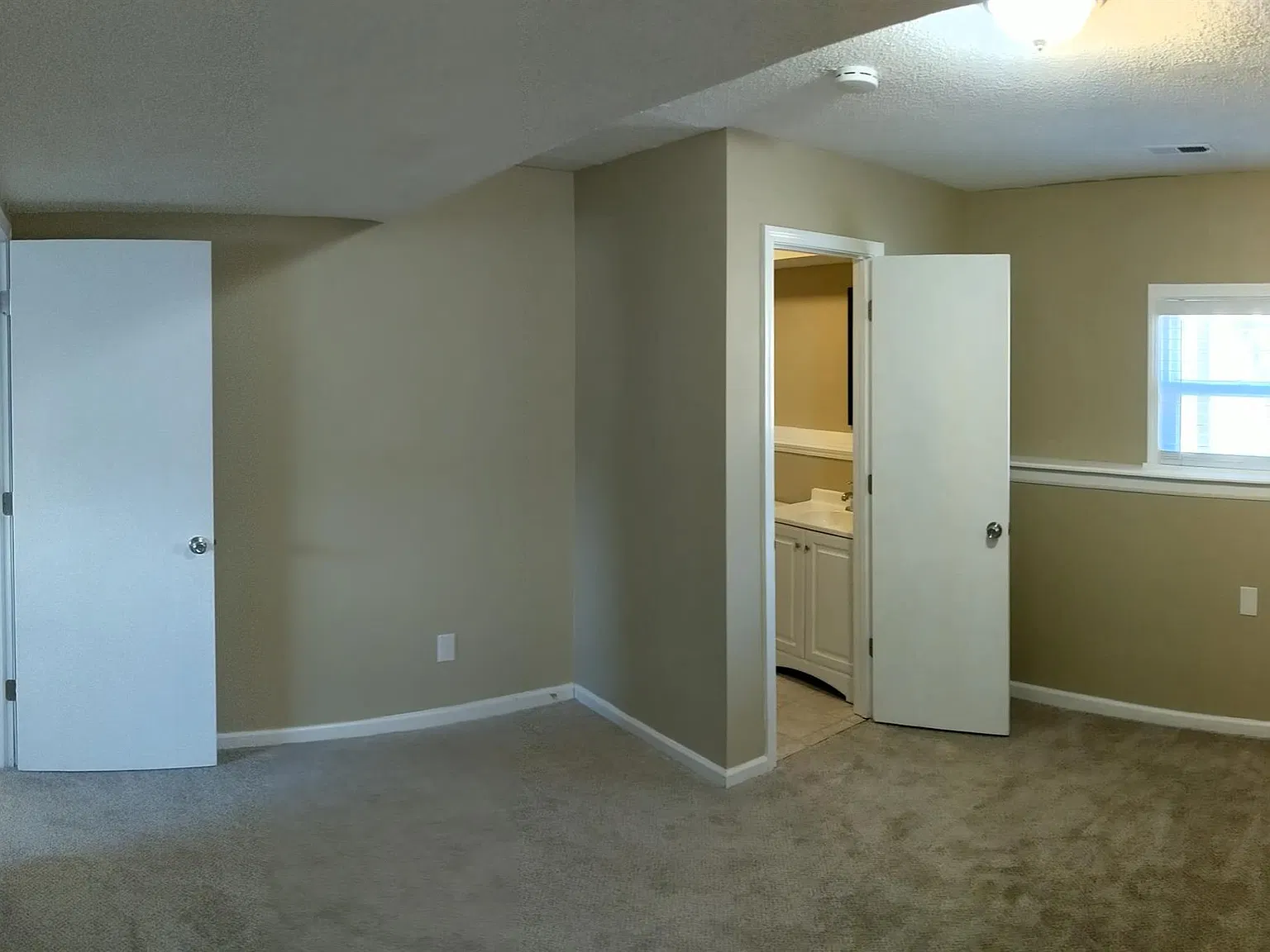 1415-1417 E 123rd Terr - 1417 — Photo 2