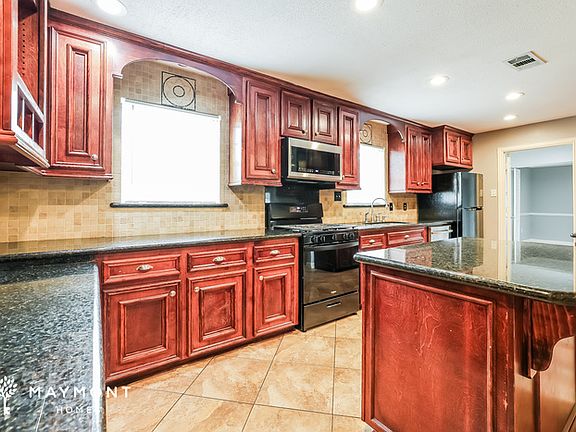 5th image of 23542 Laura Ln