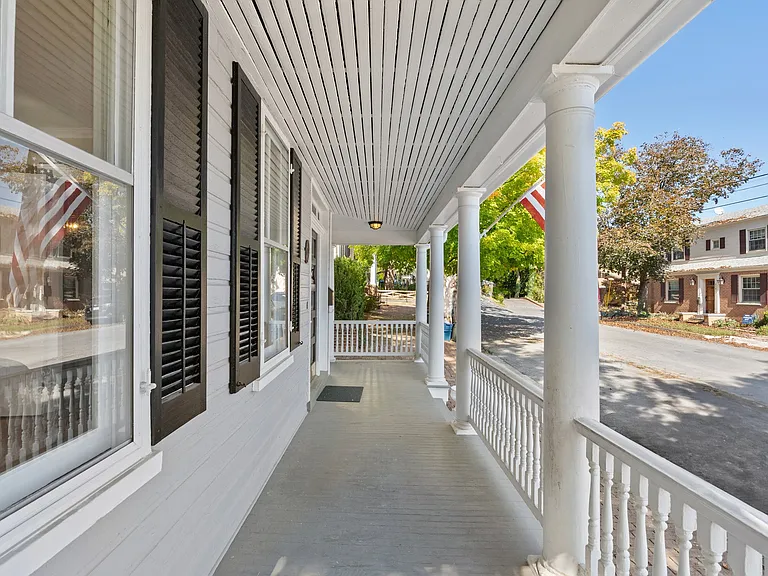 209 N Washington St — Photo 125