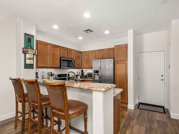 5th image of 13190 Murano Ave