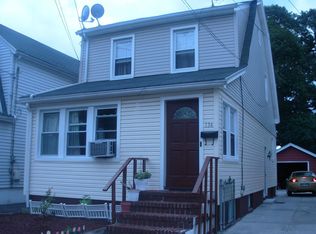 134 Pilgrim Pl, Valley Stream, NY 11580