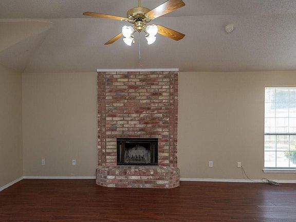 4th image of 5203 Livermore Dr