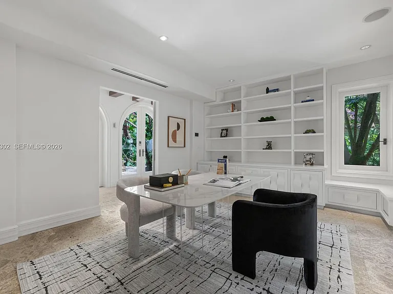 16 Palm Ave — Photo 28