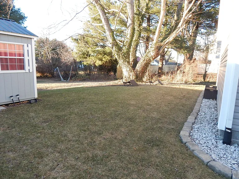 180 Economy St — Photo 16