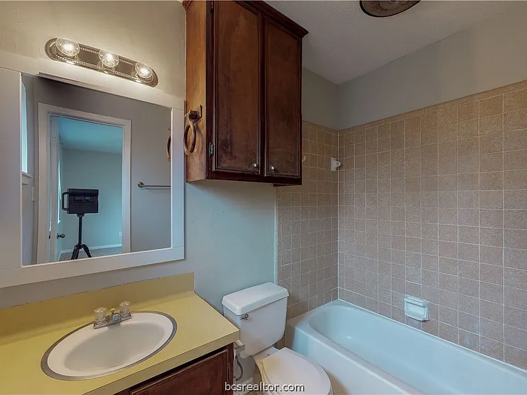 1107 Braeswood Dr — Photo 25