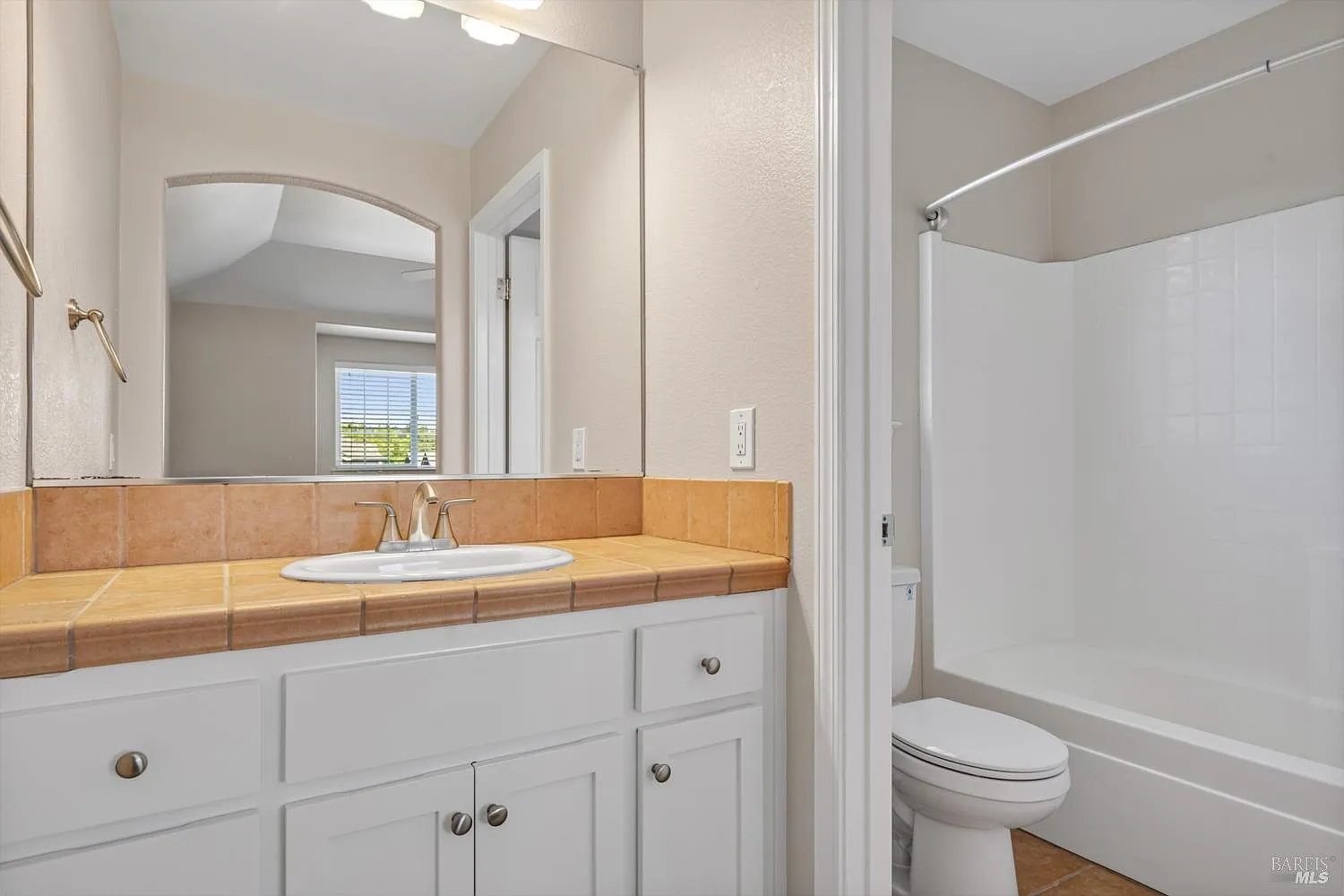 4728 Starbuck Avenue - Photo 8