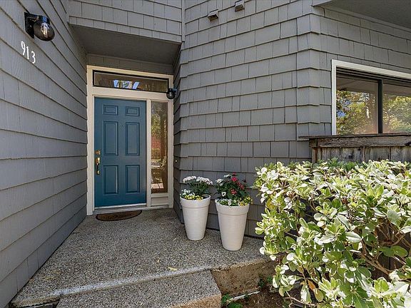 4th image of 913 Shoreline Dr