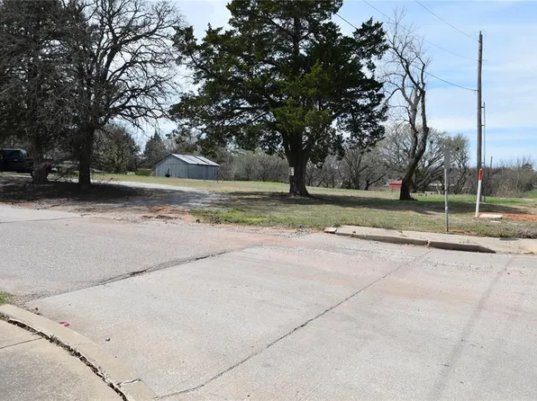 314 N 13th St, Tecumseh, OK 74873