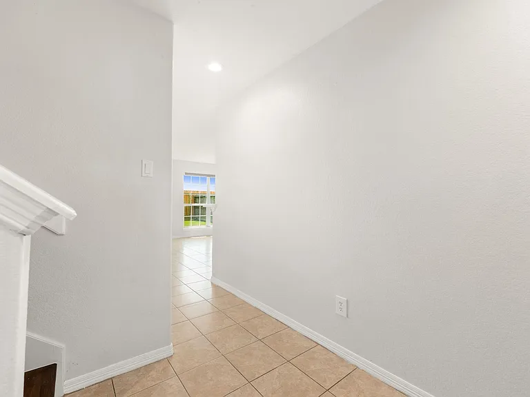 11914 E Vita Cir — Photo 6
